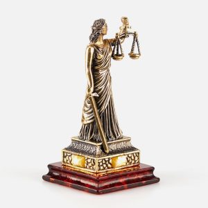 Латунная статуэтка с янтарем Фемида "Залог справедливости"
